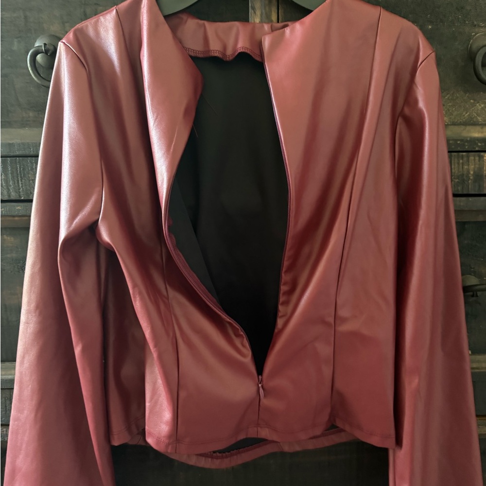 SHEIN Burgundy Blouse Top Elegant Design - Picture 4 of 6